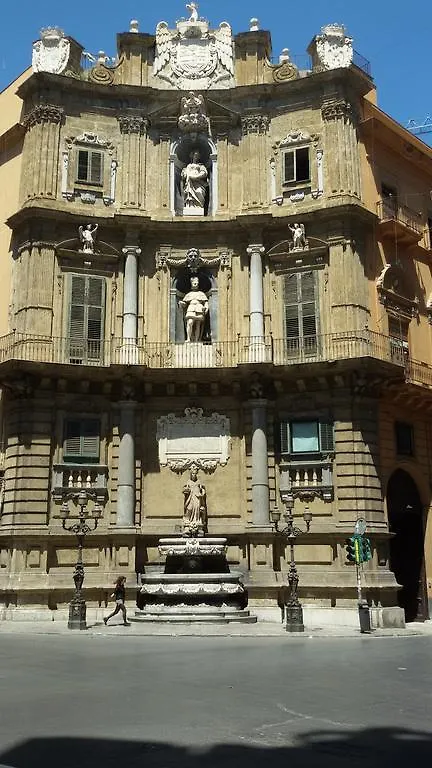 Quattro Canti Valu Palermo 0*,  Italy