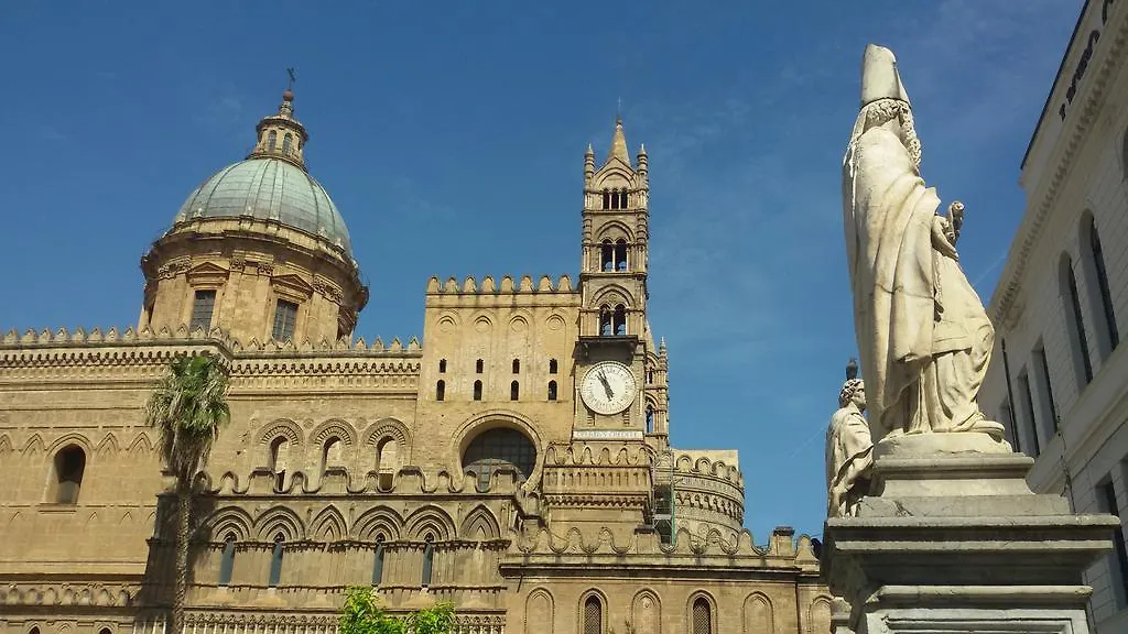 Quattro Canti Valu Palermo Italy